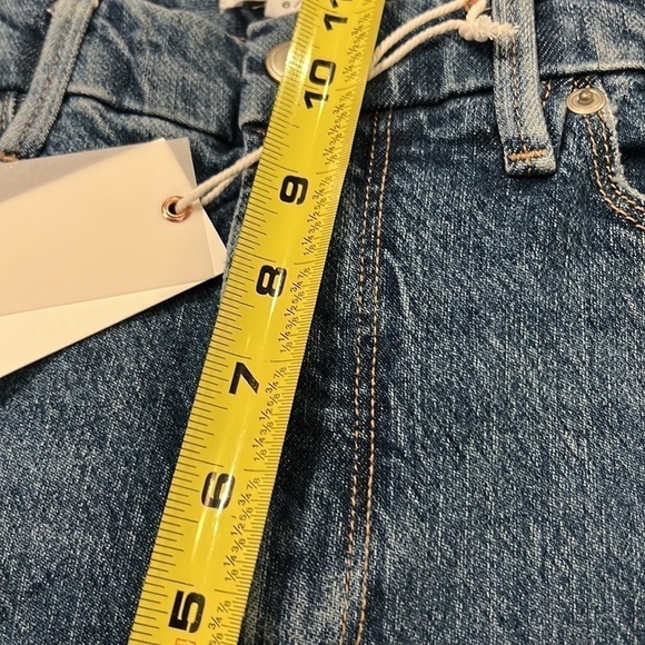 Good American Good Classic Slim Straight Jeans Size 0/25. NWT - Picture 15 of 16